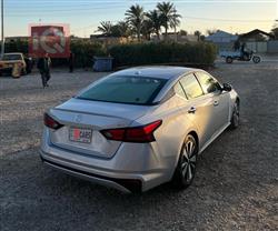 نيسان ألتيما